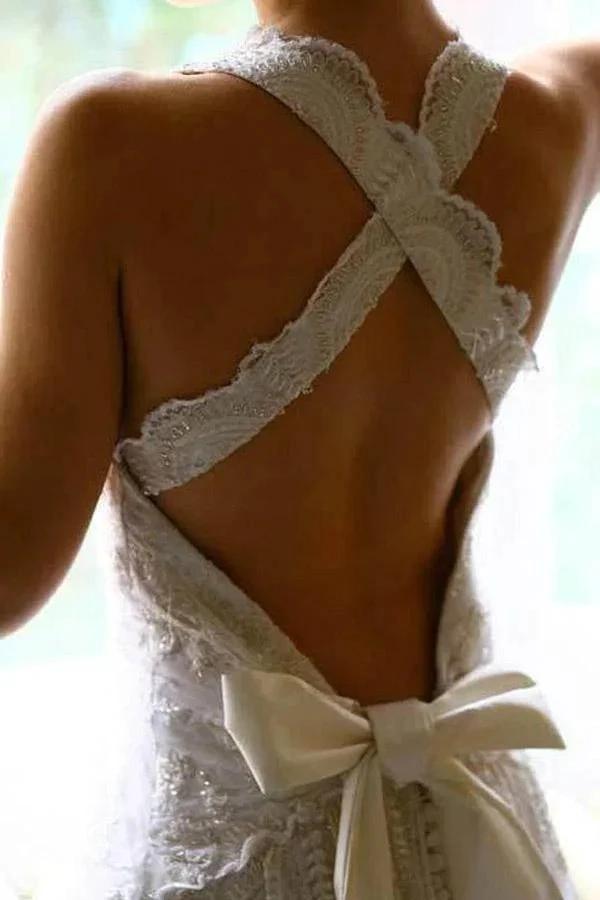 A-line Halter Neck Backless Bow Lace Wedding Dress with Court Train (ZD15338)