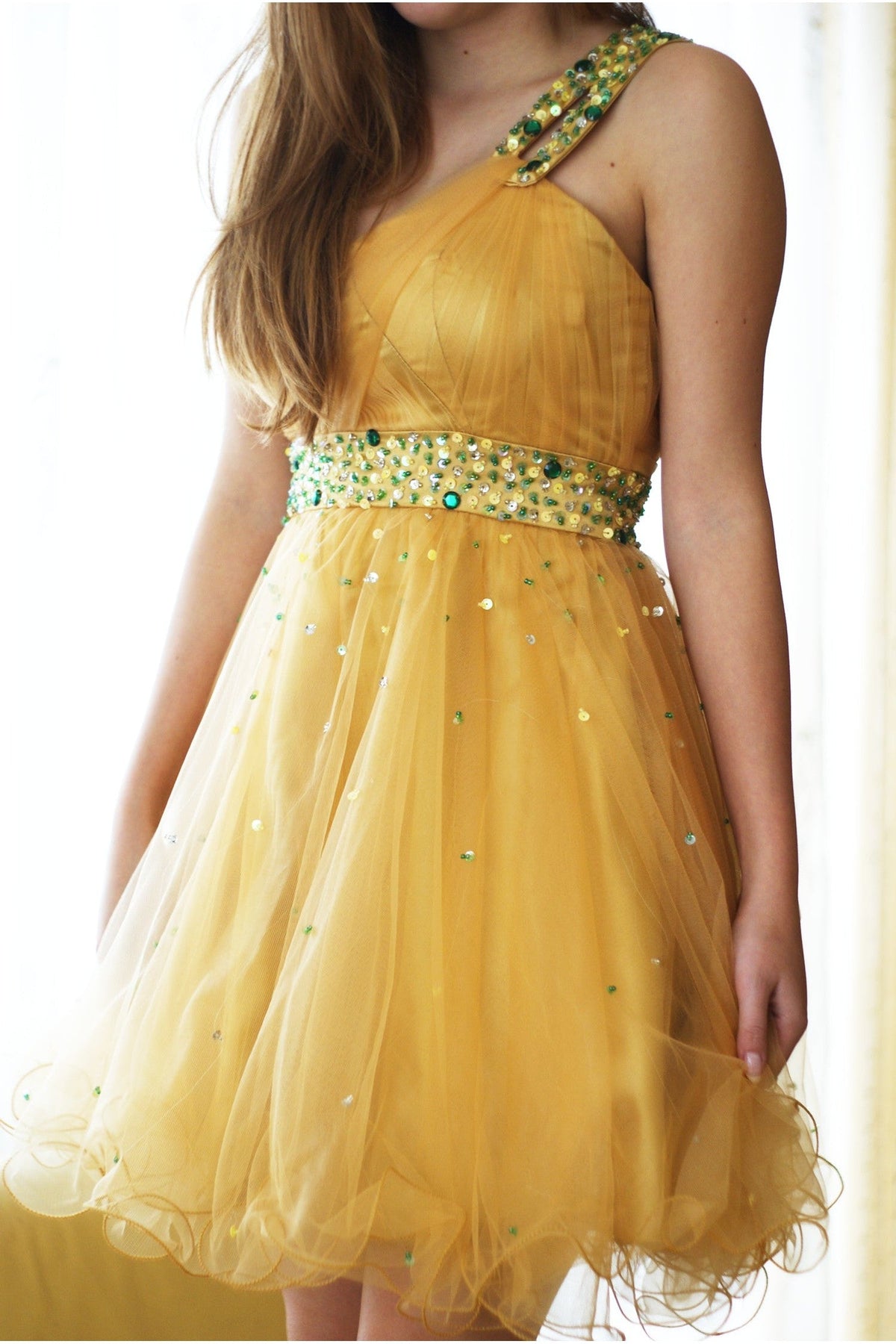 A-Line One-Shoulder Knee Length Tulle Rhinestone Prom Dress