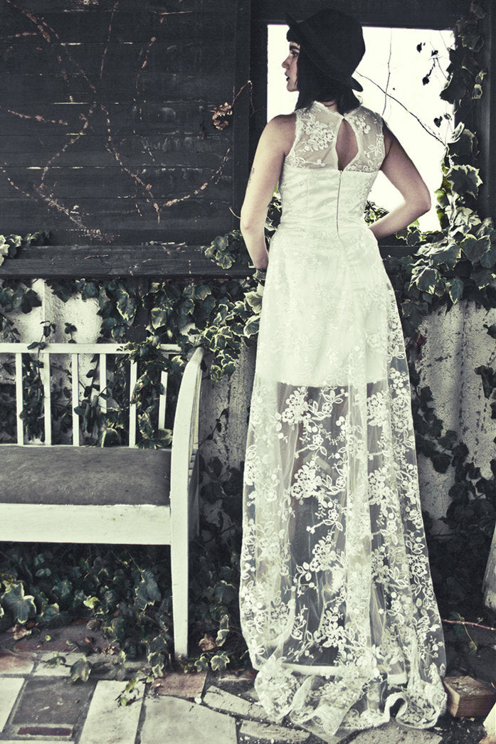 A-Line Small Round Collar High-Low Length Tulle Lace Applique Wedding Dress
