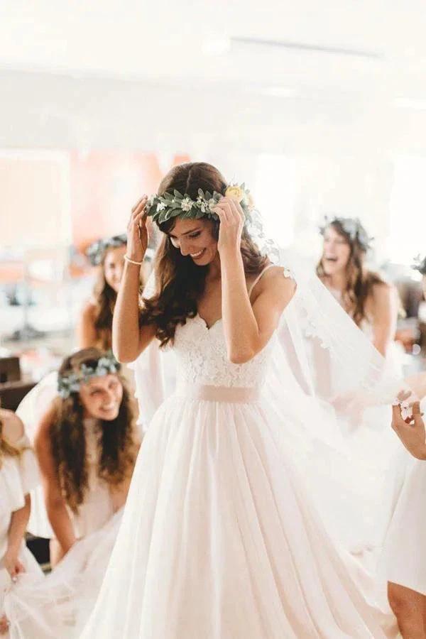 A-Line Spaghetti Straps Sleeveless Wedding Dress With Court Train (ZD16252)