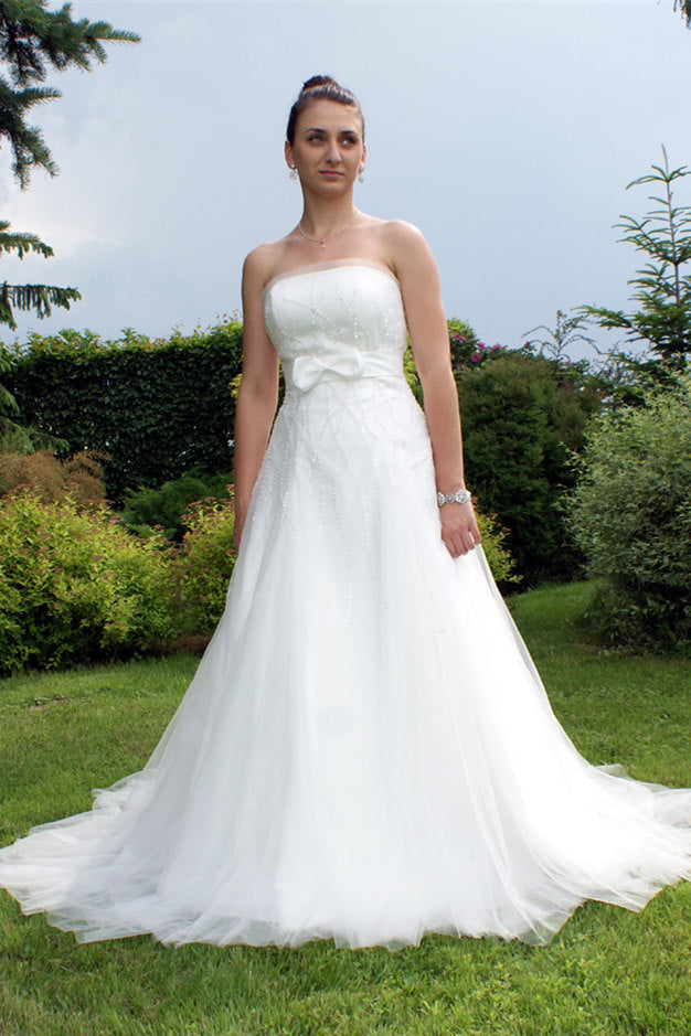 A-Line Strapless Floor-Length Tulle Applique Beaded Bow Wedding Dress