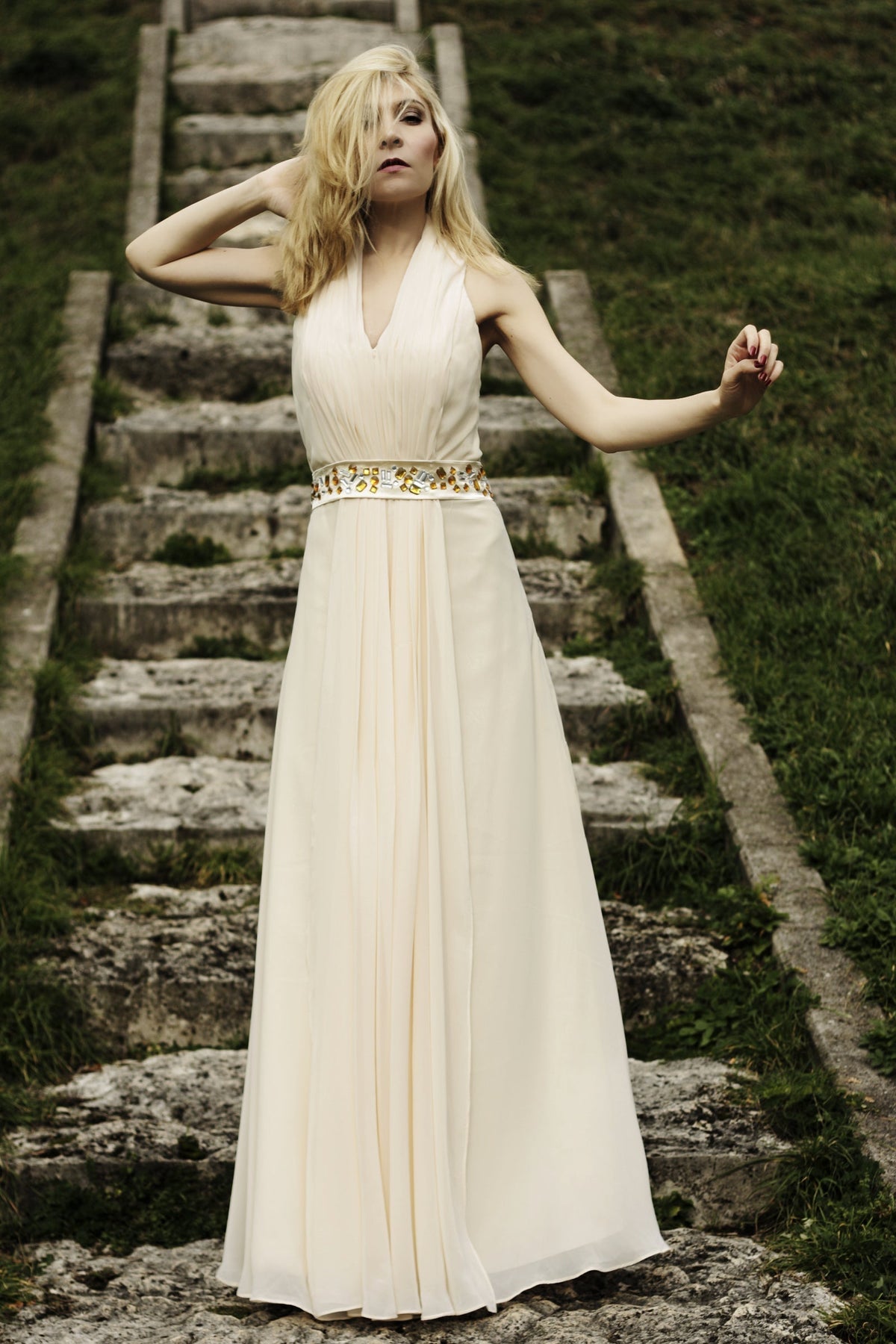A-Line V-Neck Halt Floor-Length Chiffon Rhinestone Evening Dress