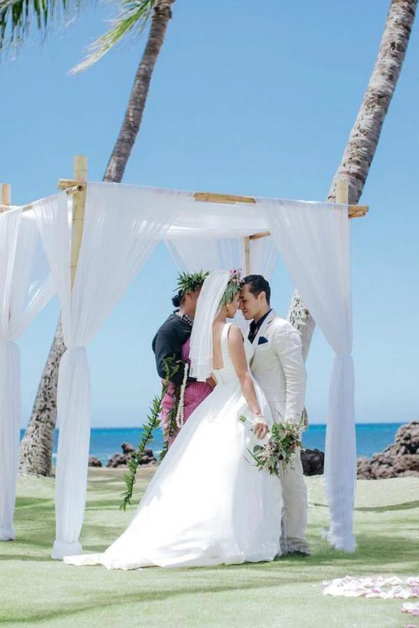 A Line V Neckline Pleated Waistband Simple Satin Wedding Bridal Dress (ZD15294)