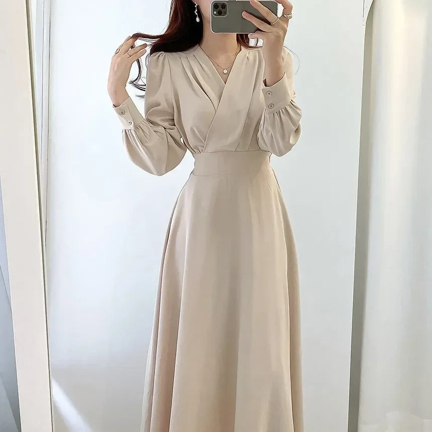 Aitana Boutique Vintage Evening Dress for Women Chic Silhouette Collection