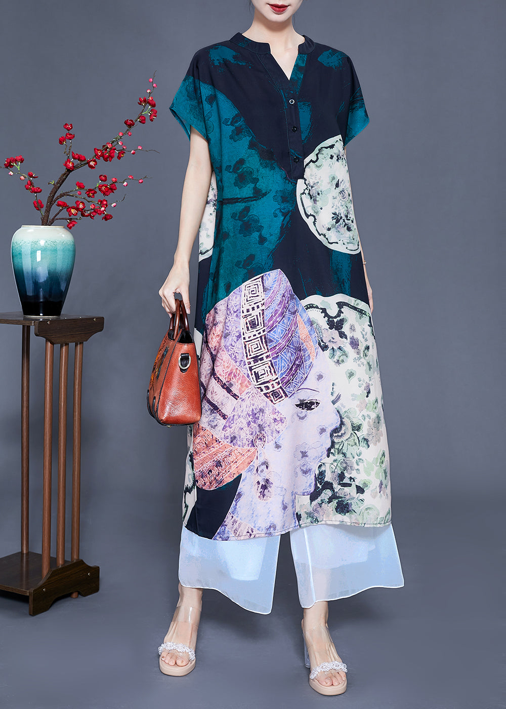 Beautifully Crafted Dress in a Classic Style