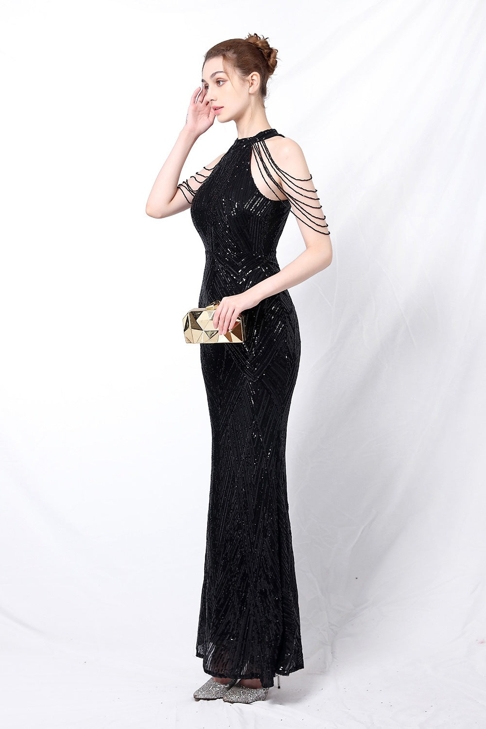 Urban Dress Inspired by Contemporary Streetwear Fashion 9