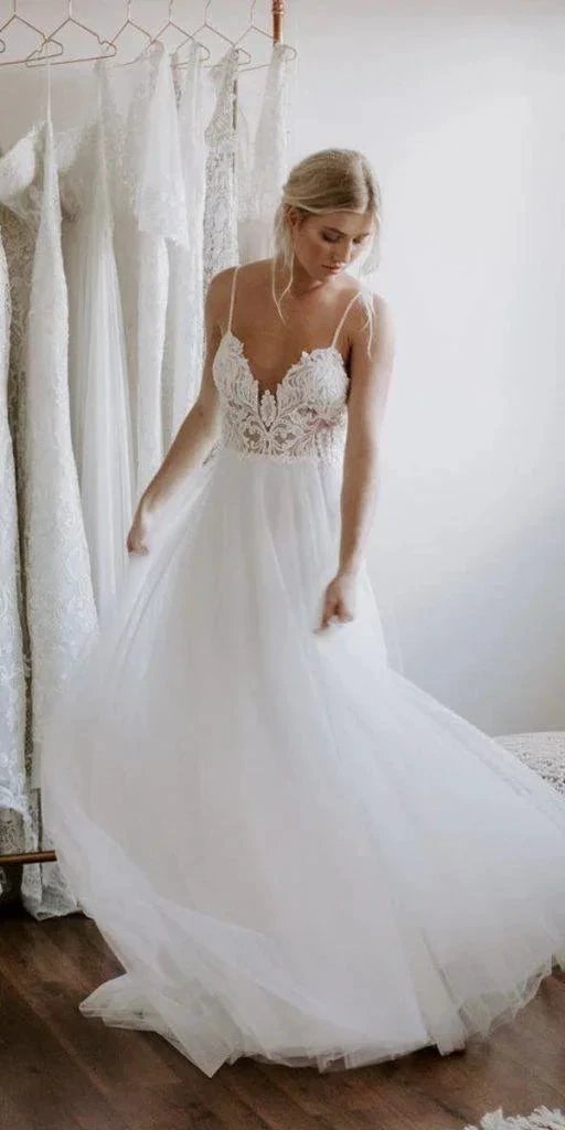 Backless Lace/Tulle Beach Wedding Dress Fashion Bridal Gown (ZD15324)