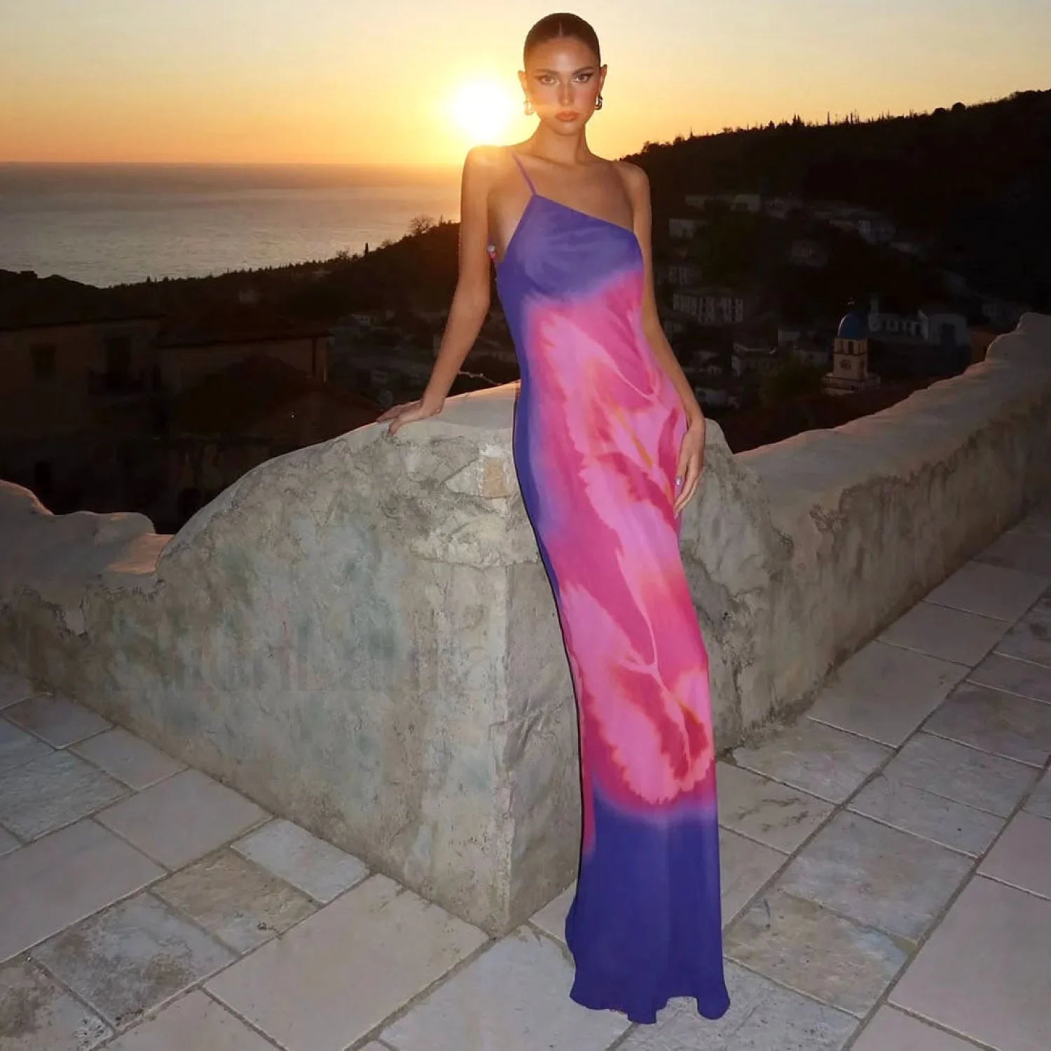 Minimalist Dress Inspired by Contemporary Streetwear Fashion 2