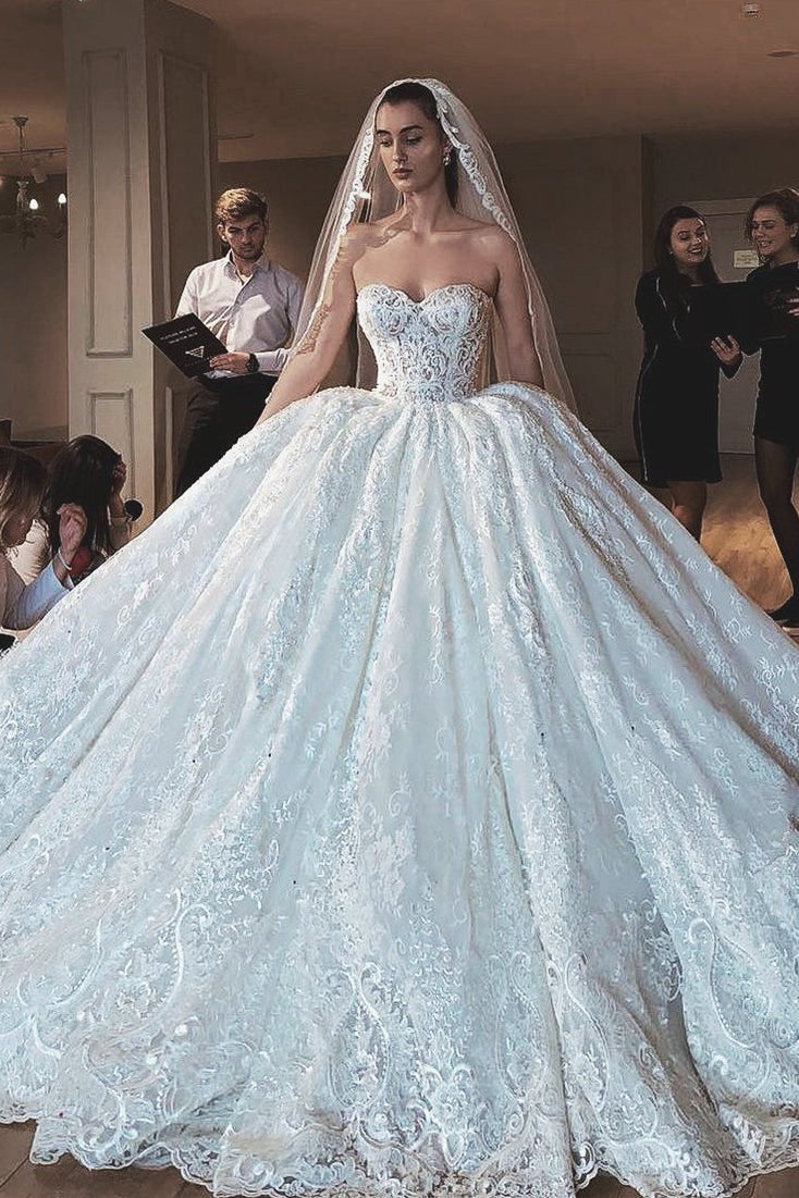 Ball Gown Sweetheart Sweep Train Tulle Applique Wedding Dress