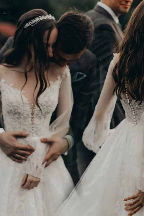 Bateau Tulle A-Line Lace Long Sleevess Chapel Train White Wedding Dresses