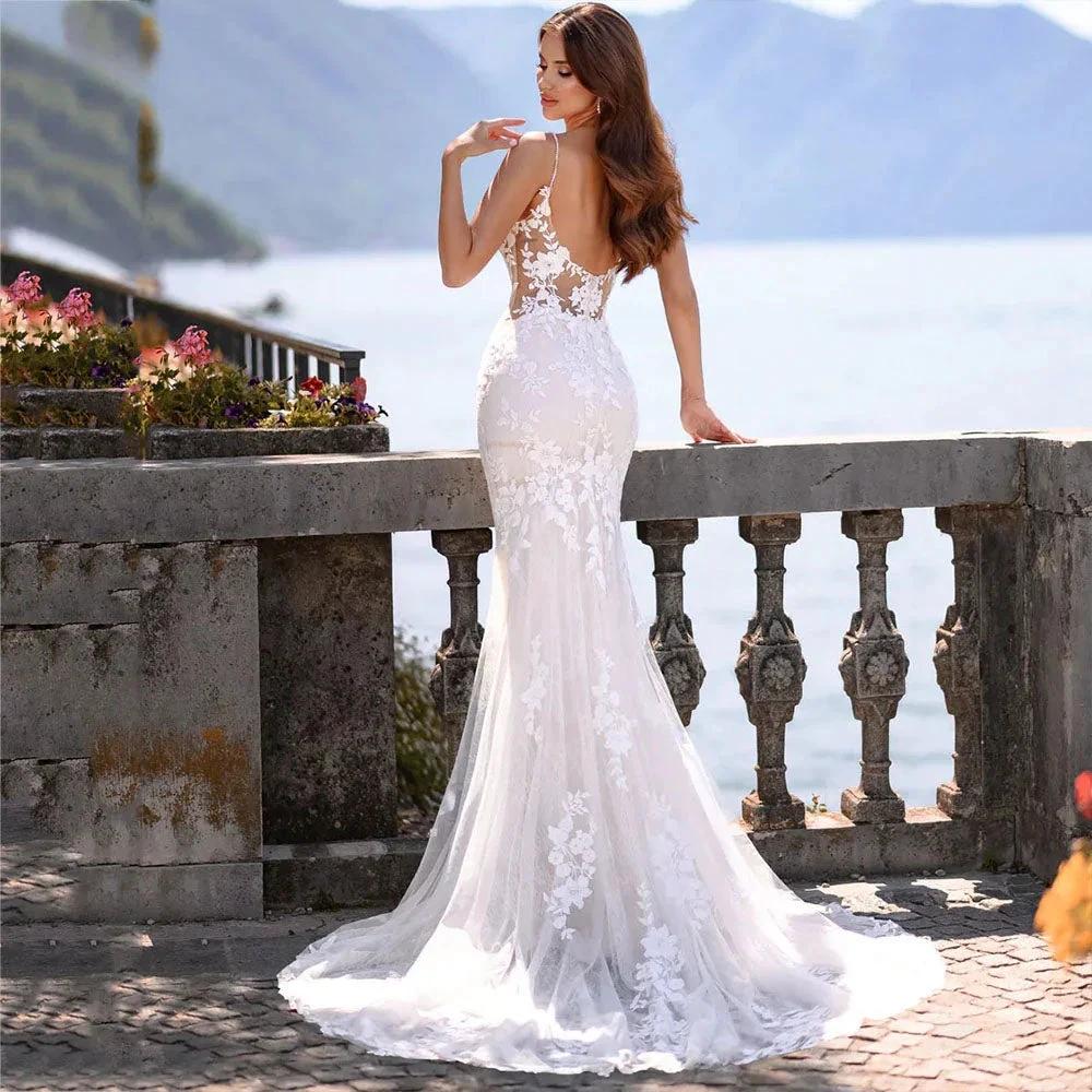 Elegant Mermaid Wedding Dress V-Neck Spaghetti Straps Lace Appliques Backless Bridal Gown Floor Length Vestidos De Novia (ZD13546)