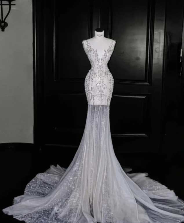 V Neck Beading Wedding Dress Ivory Sexy Wedding Gowns