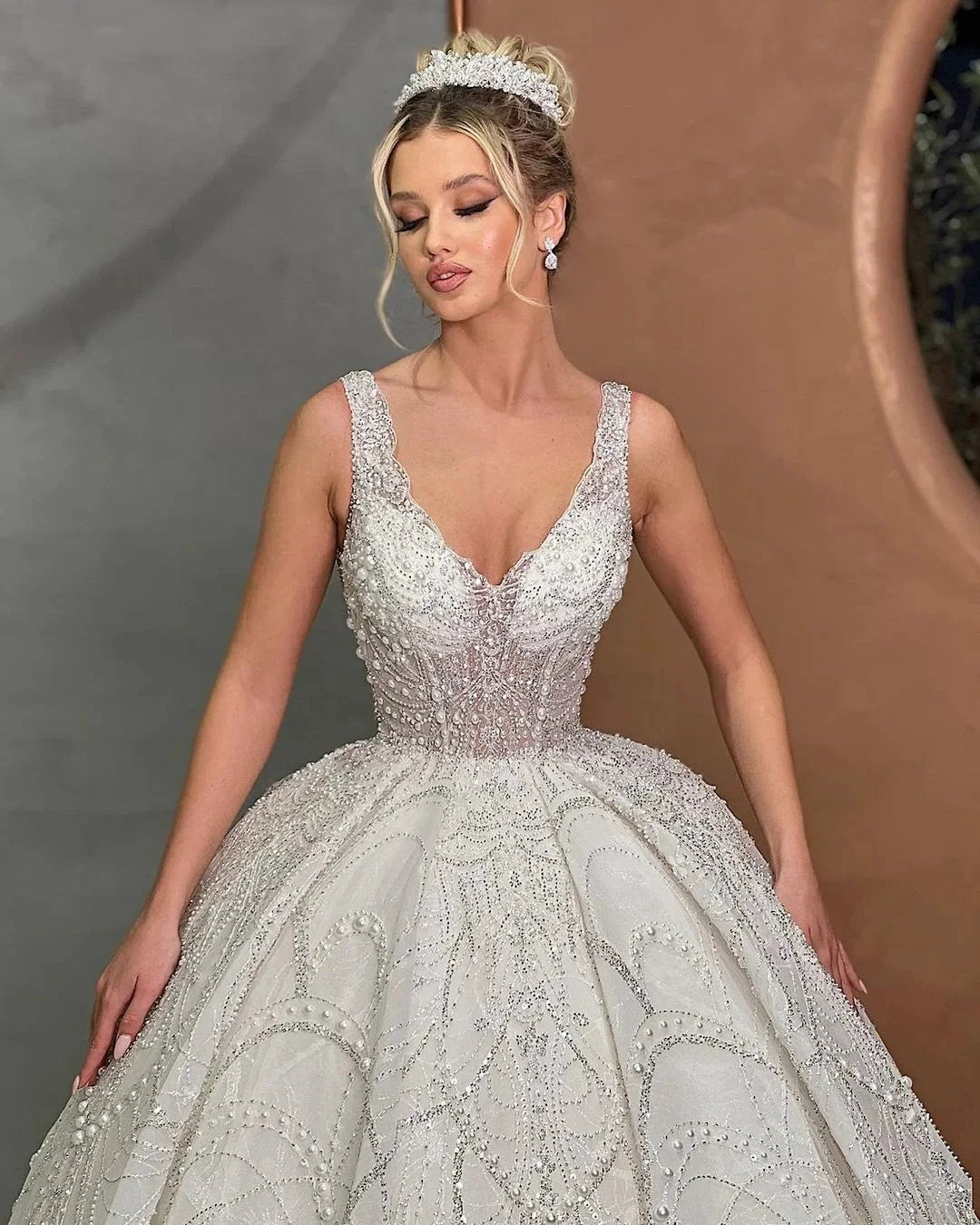 Beautiful Ball Gown Spaghetti Strap Wedding Dress With Beading (ZD14930)
