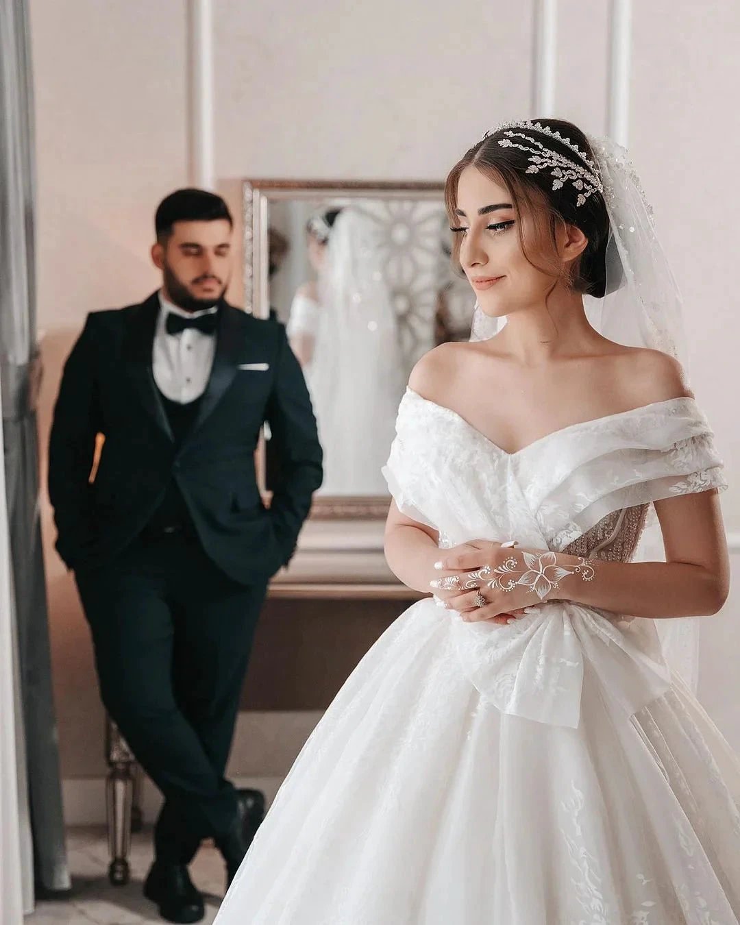 Beautiful Long White A-line Off-the-shoulder Sleeveless Wedding Dress With Lace (ZD15675)