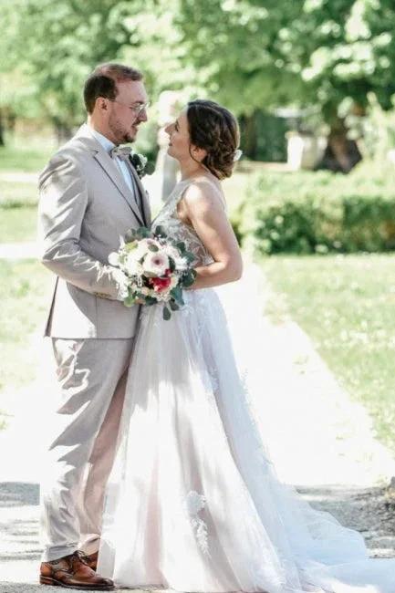 Beautiful Long White A-line V-neck Sleeveless Wedding Dress with Lace (ZD16673)