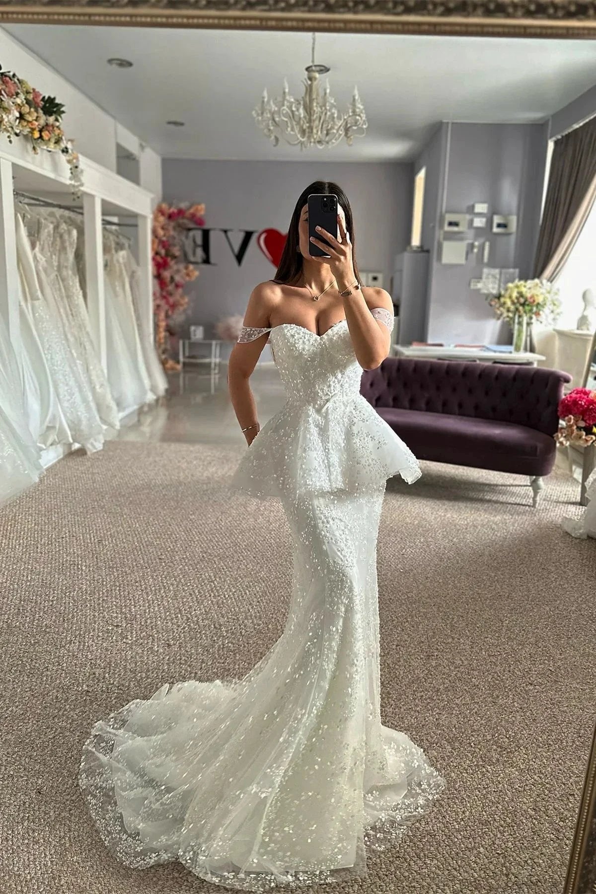 Beautiful Mermaid Tulle Lace Sweetheart Sleeveless White Wedding Dresses With Appliques (ZD15541)