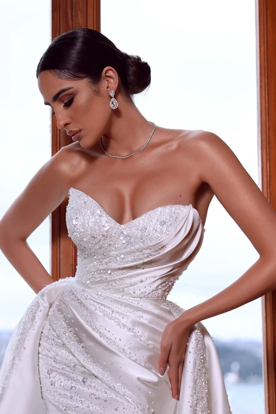 Beautiful White Sweetheart Beading Sleeveless Wedding Dress With Detachable Train (ZD16464)