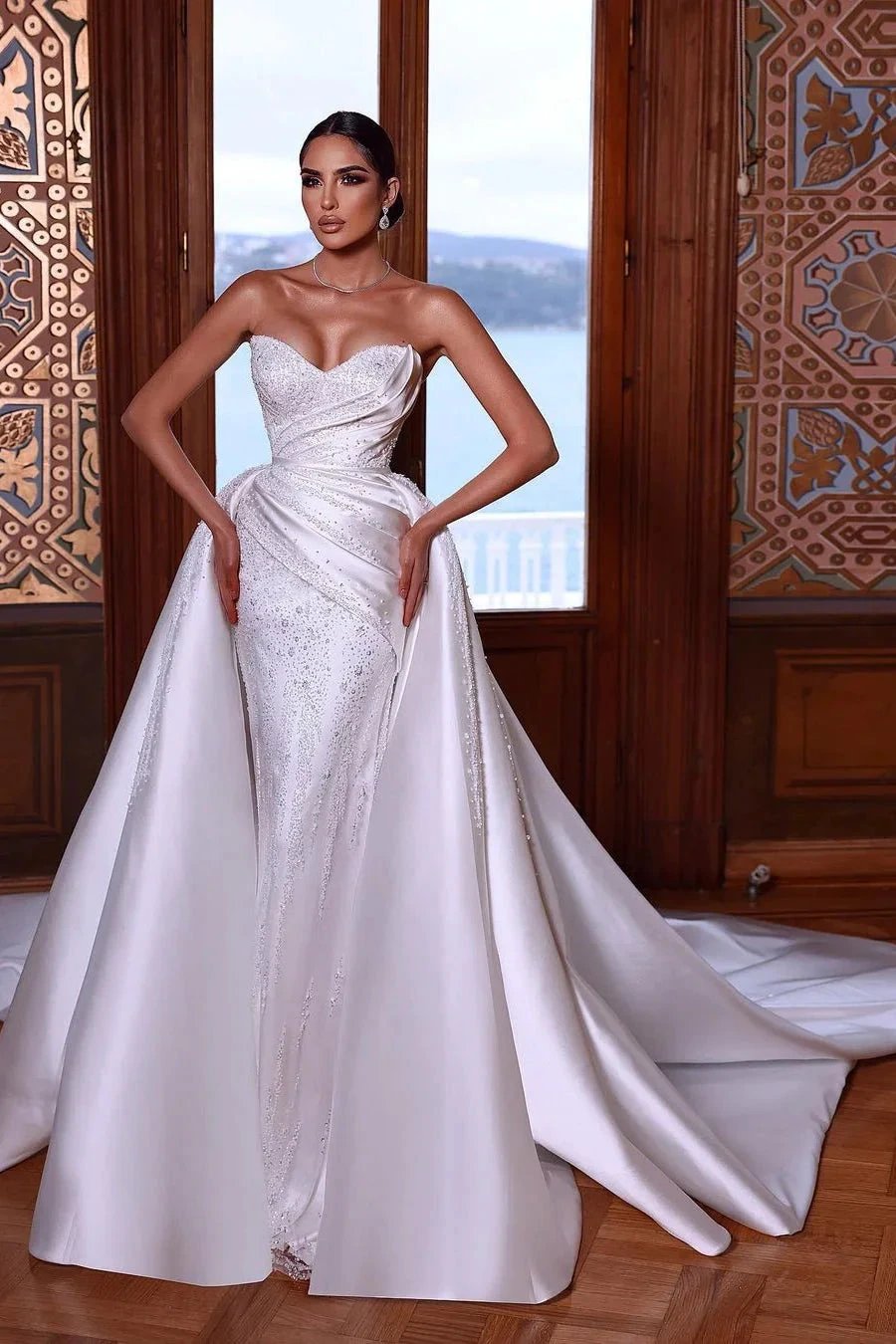 Beautiful White Sweetheart Beading Sleeveless Wedding Dress With Detachable Train (ZD16464)