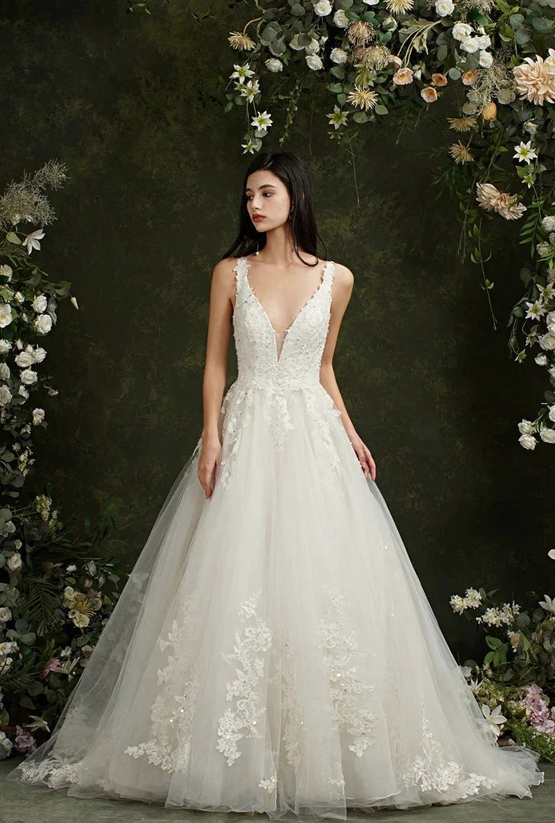 Biztunnel Long A-line V-neck Tulle Lace Backless Wedding Dresses (ZD16716)