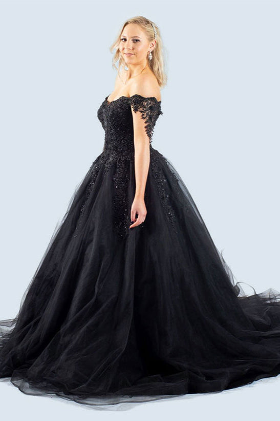 Black Gothic Ball-Gown Off-The-Shoulder Tulle Prom Dresses Featuring Appliques Lace