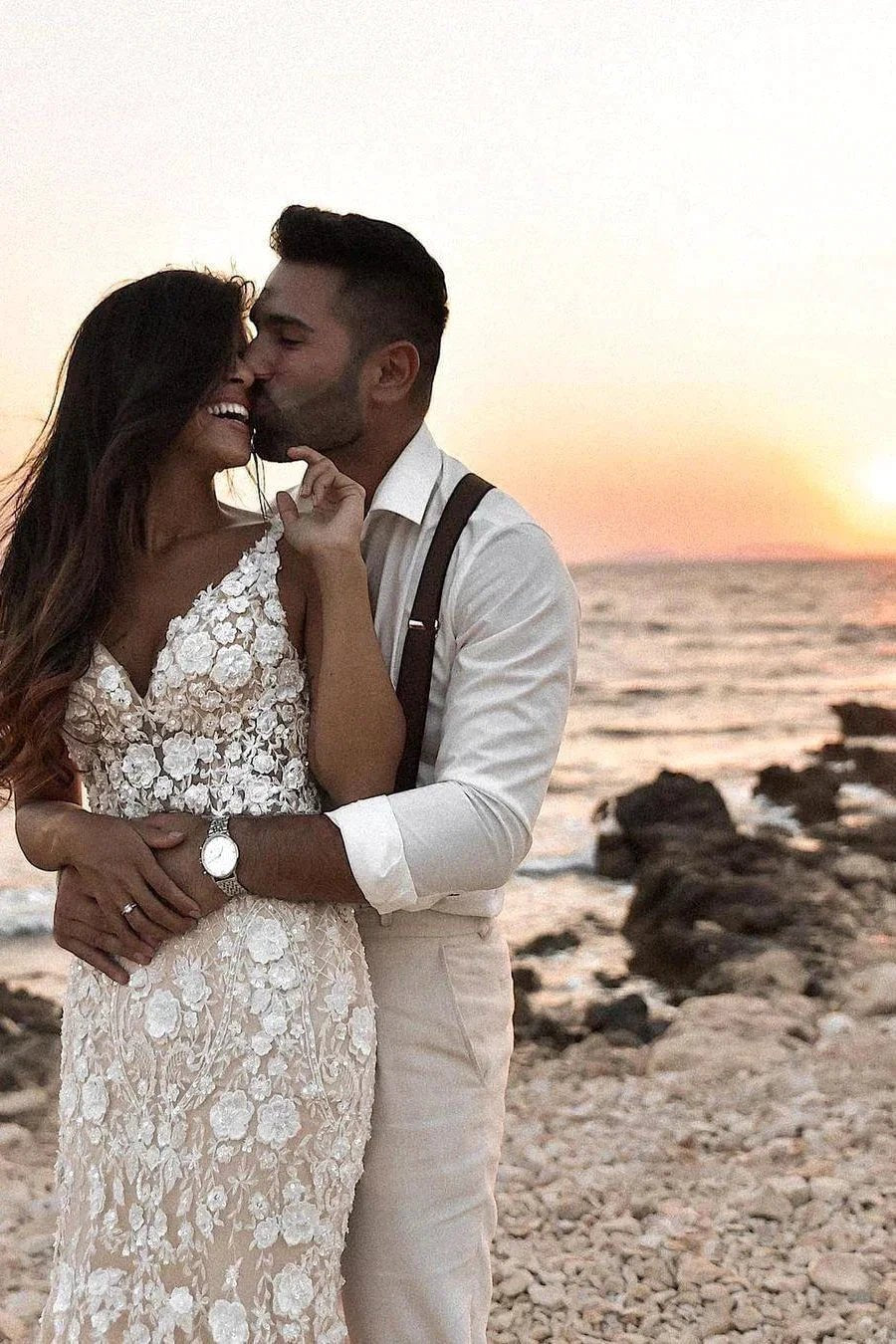 Boho Sleeveless Floral Mermaid Wedding Dress Backless Bridal Gown (ZD16569)
