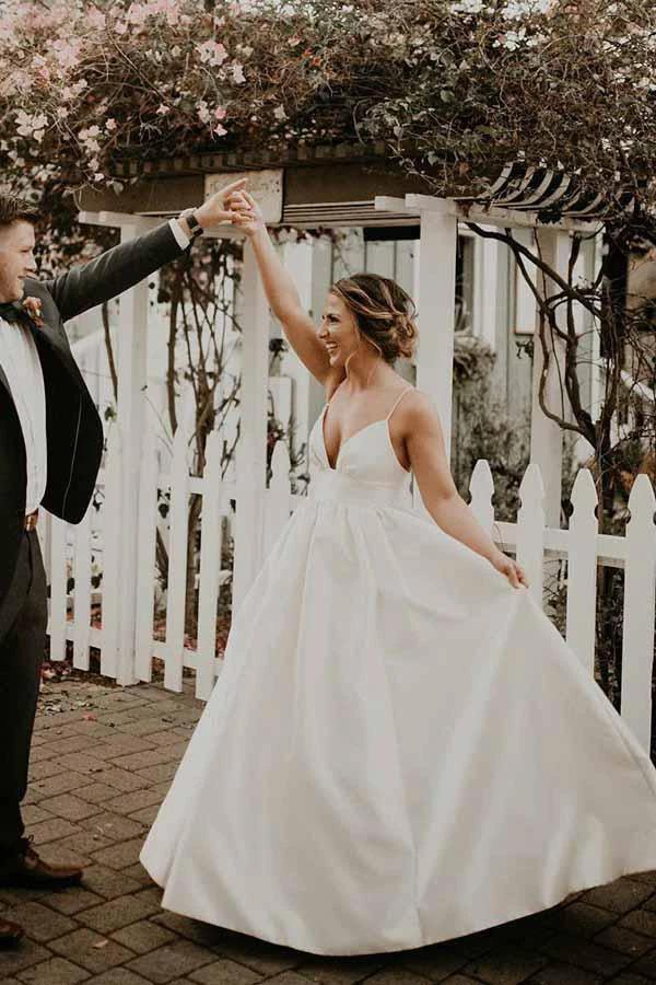 A-Line Straps Floor Length Sleeveless Ivory Wedding Dress (ZD16031)