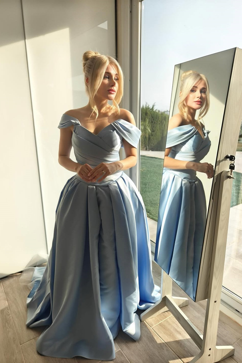 Chic Blue V-Neck Off-The-Shoulder Satin Prom Dress A-Line Sleeveless Long With Pleats