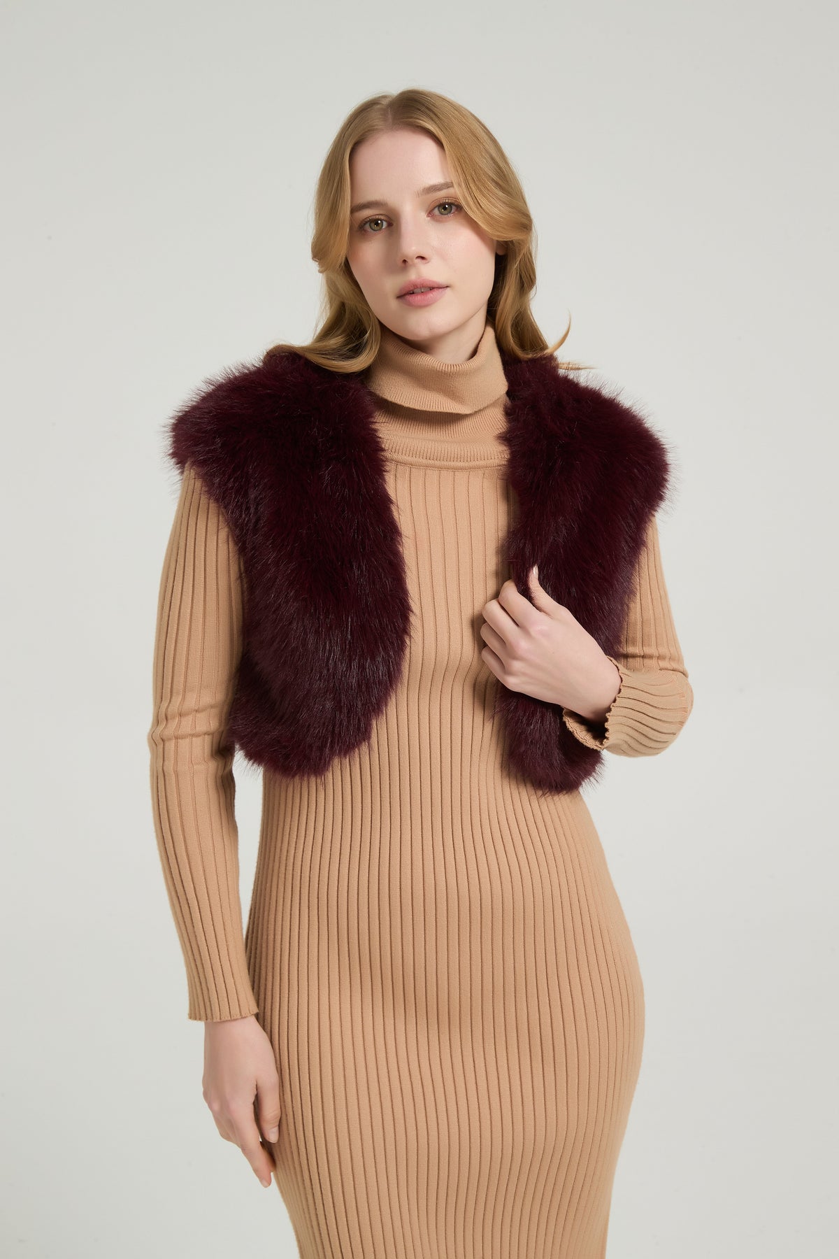 Chic Faux Fur Sleeveless Short Jacket Wedding Shawl