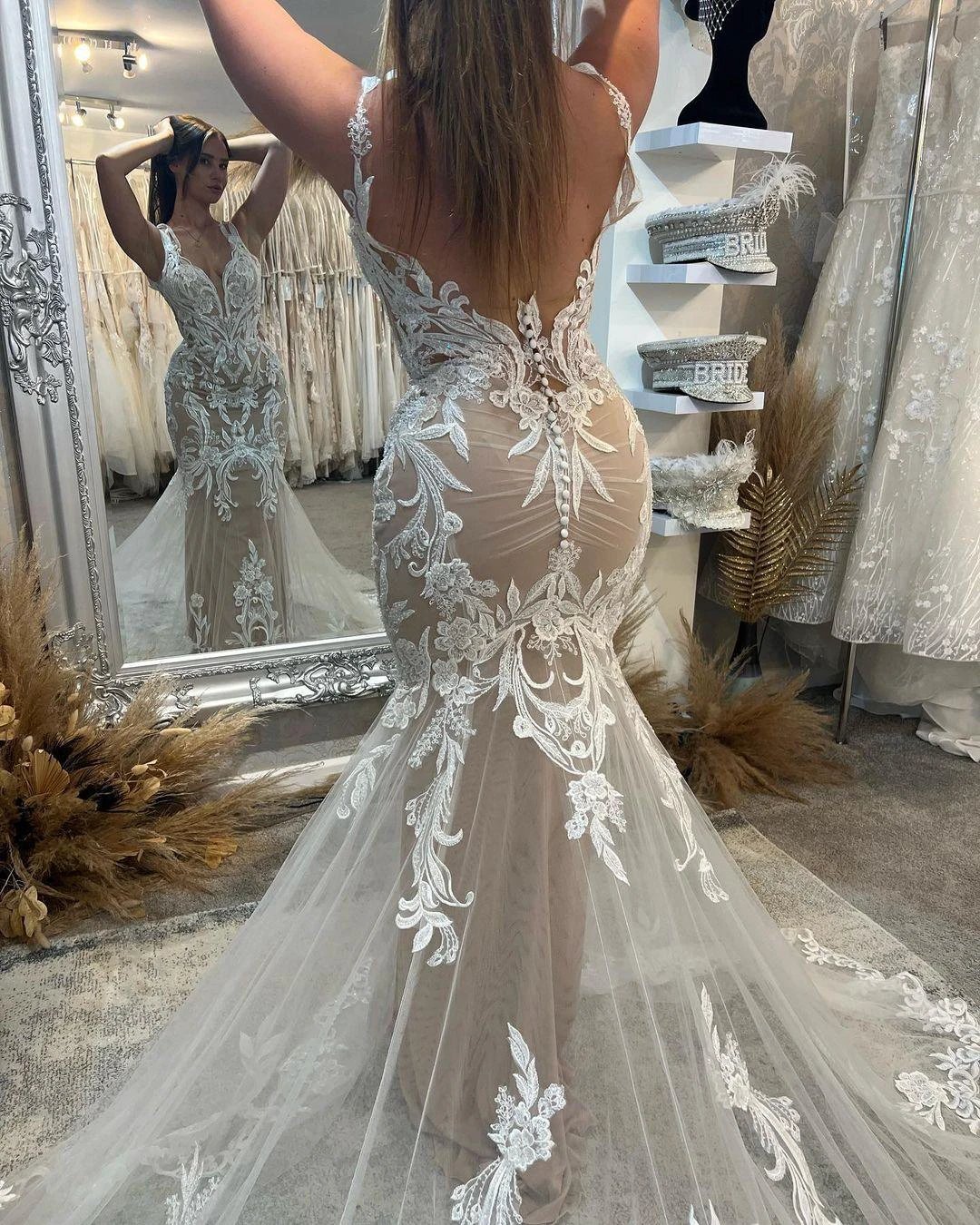 Chic Floor Length V-Neck Sleeveless Mermaid Lace Wedding Dress with Chapel Train (ZD15762)