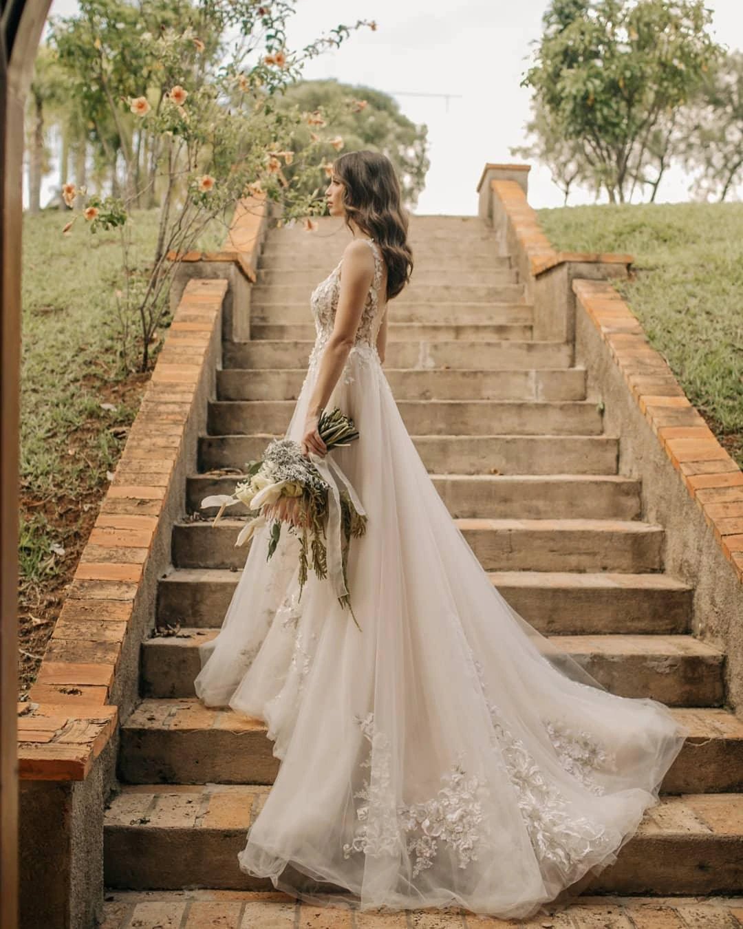Chic Long A-line Sleeveless Flowers Backless Wedding Dress With Lace (ZD14810)