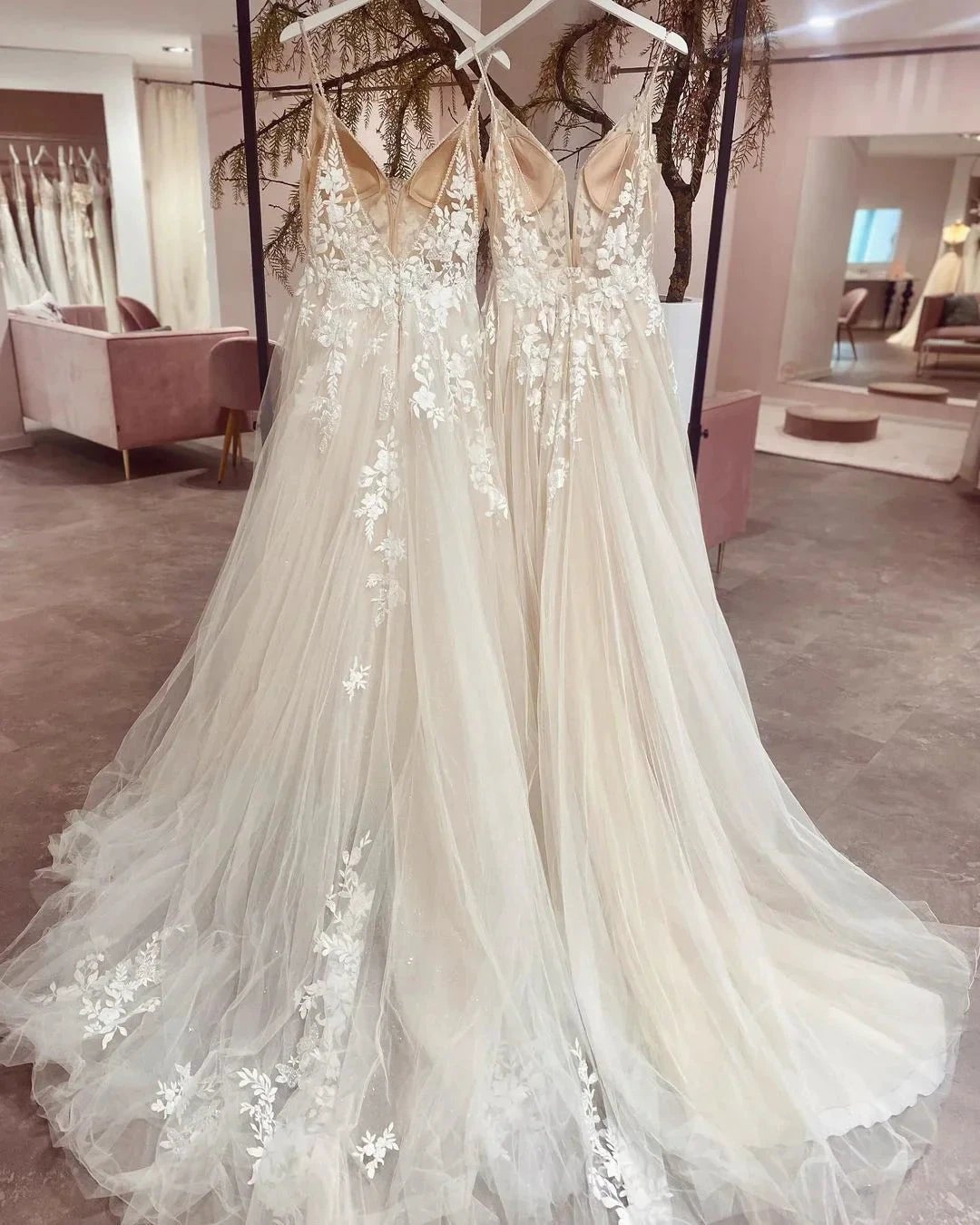Chic Long Spaghetti Straps V-neck A-Line Tulle Wedding Dress With Appliques Lace (ZD14313)