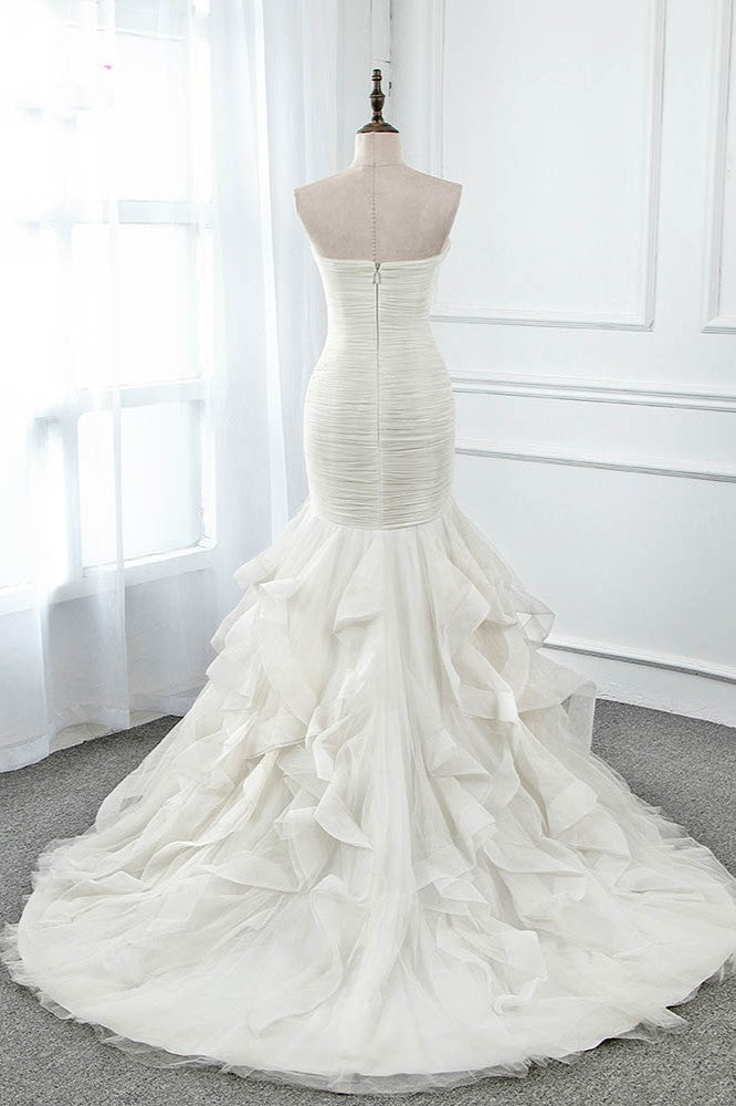 Chic Strapless Sweetheart Ivory Wedding Dresses Ruffles Tulle Sleeveless Bridal Gowns with Feather (ZD17456)