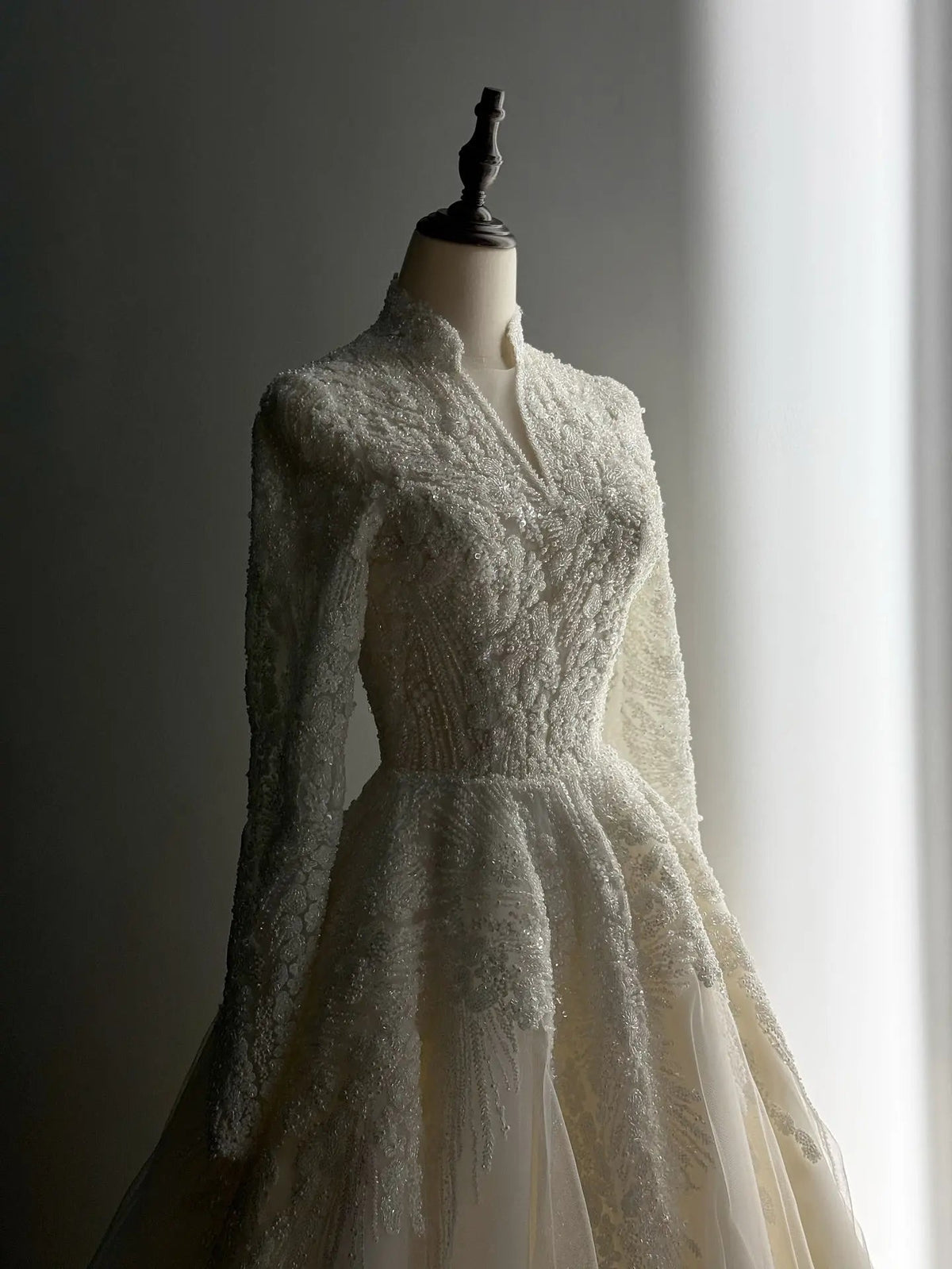 Luxury Sequin Pearl Long Sleeve Ball Gown Wedding Dress ZP186