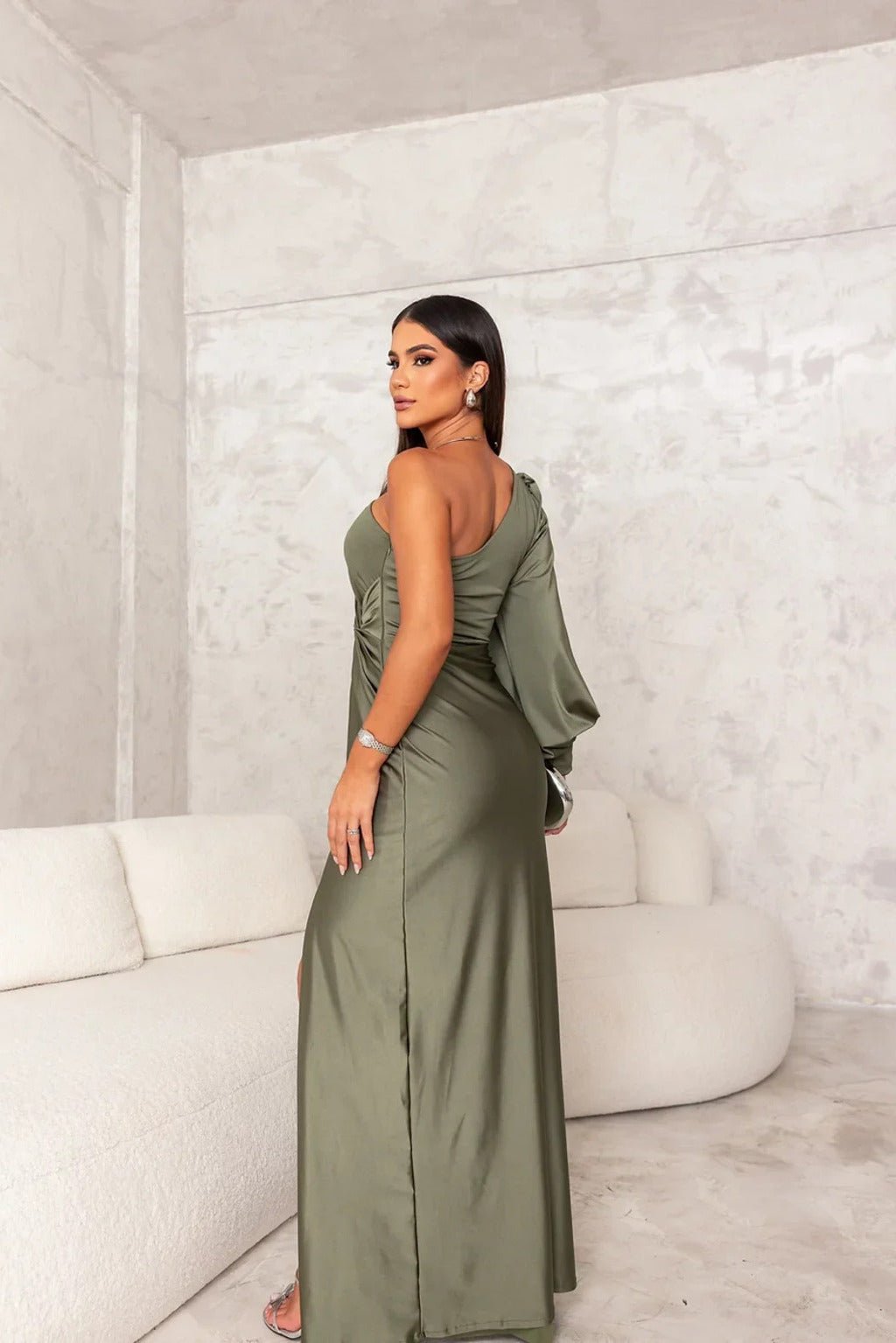 Violeta Elegant Maxi Dress Made of Flowing Fabric for Women