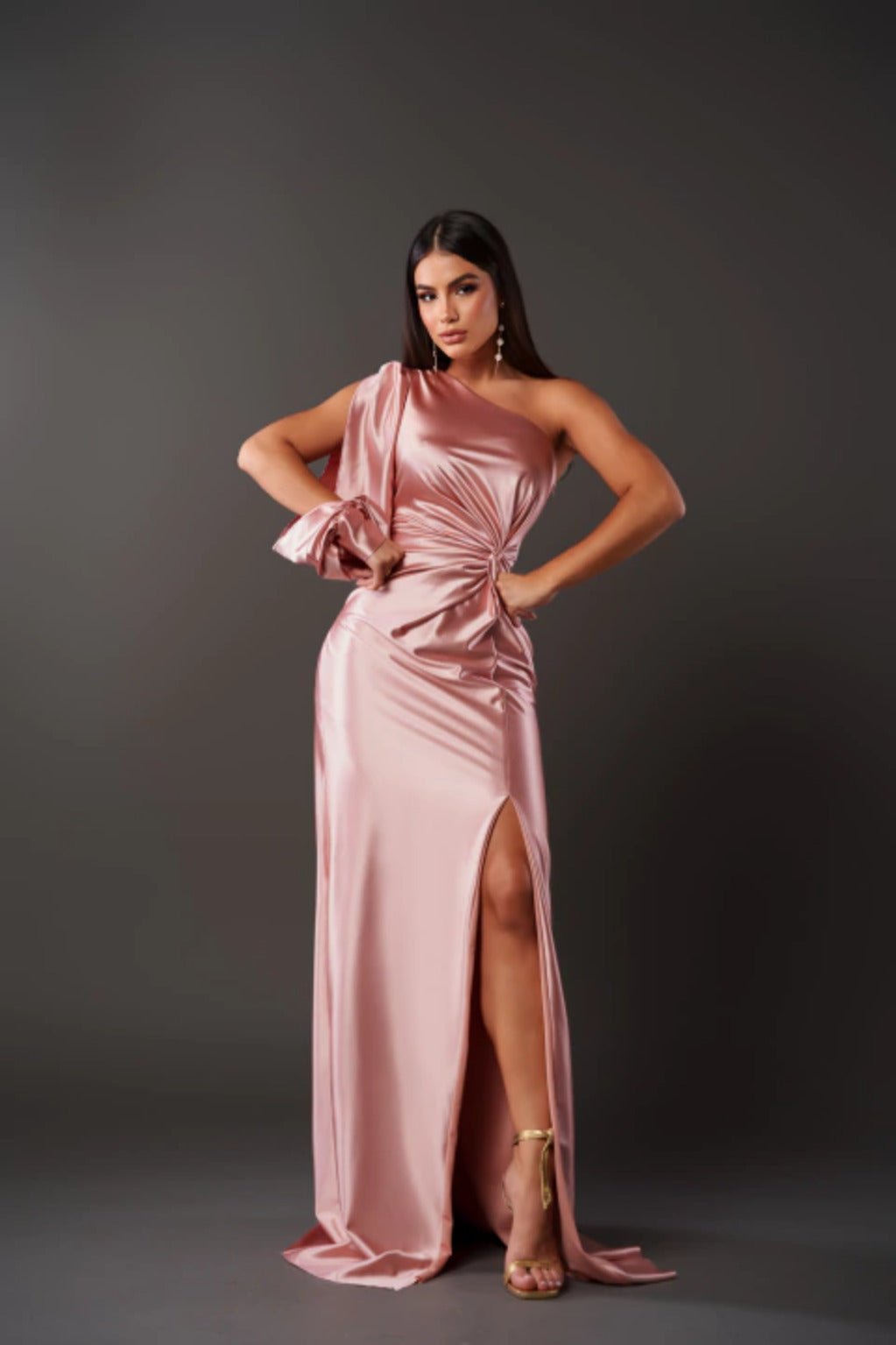 Violeta Elegant Maxi Dress Made of Flowing Fabric for Women