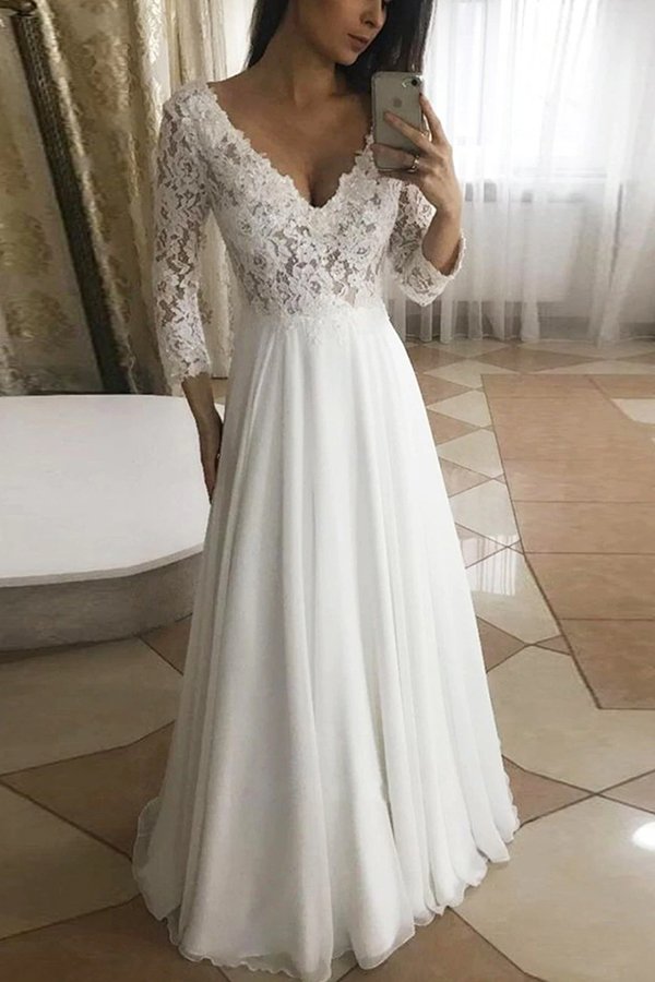 Classic V-Neck Lace Wedding Dress Long Sleevess Garden Bridal Dress