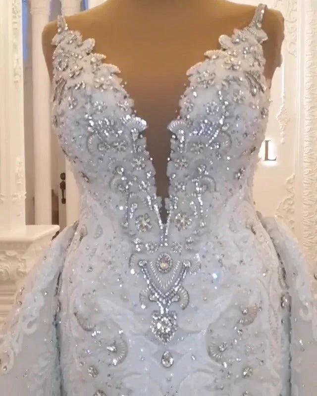 Classy Long Sweetheart Spaghetti Straps Appliques Lace Crystal Backless Wedding Dress (ZD15136)