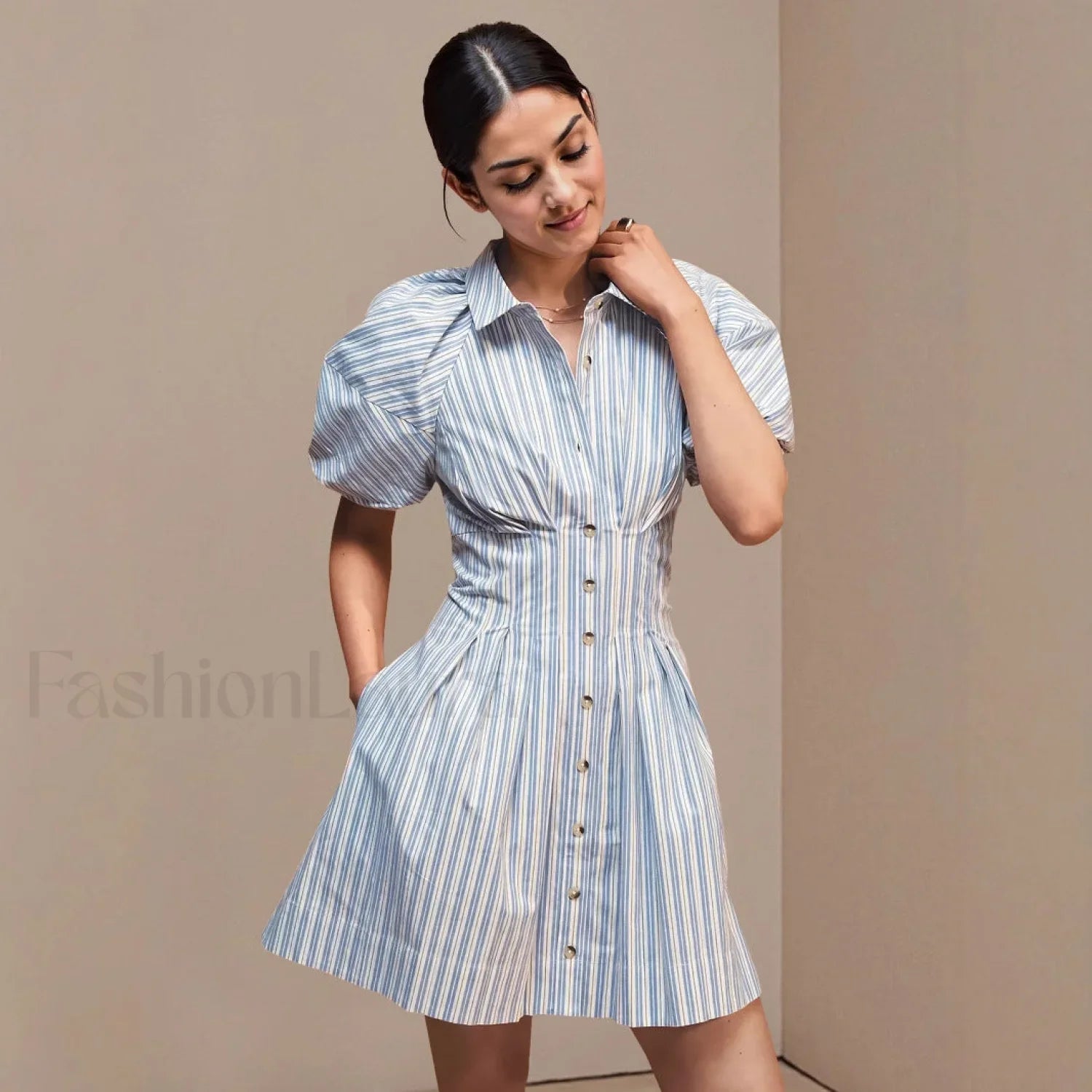 Collared Striped Shirt Shirt with Relaxed Fit and Comfort Fit Design