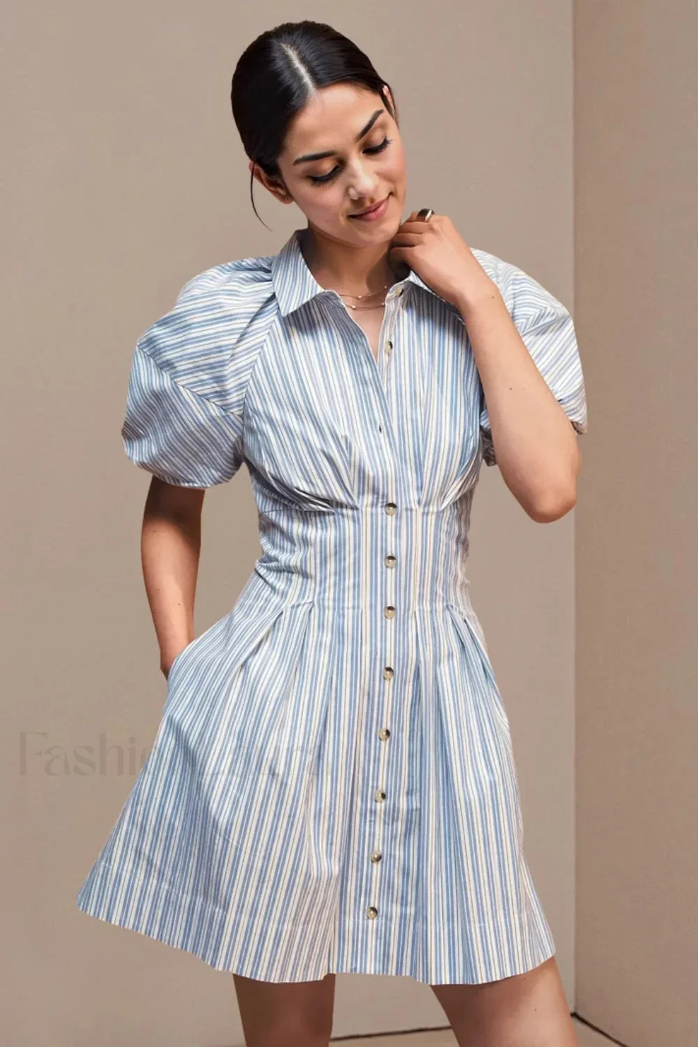 Collared Striped Shirt Shirt with Relaxed Fit and Comfort Fit Design