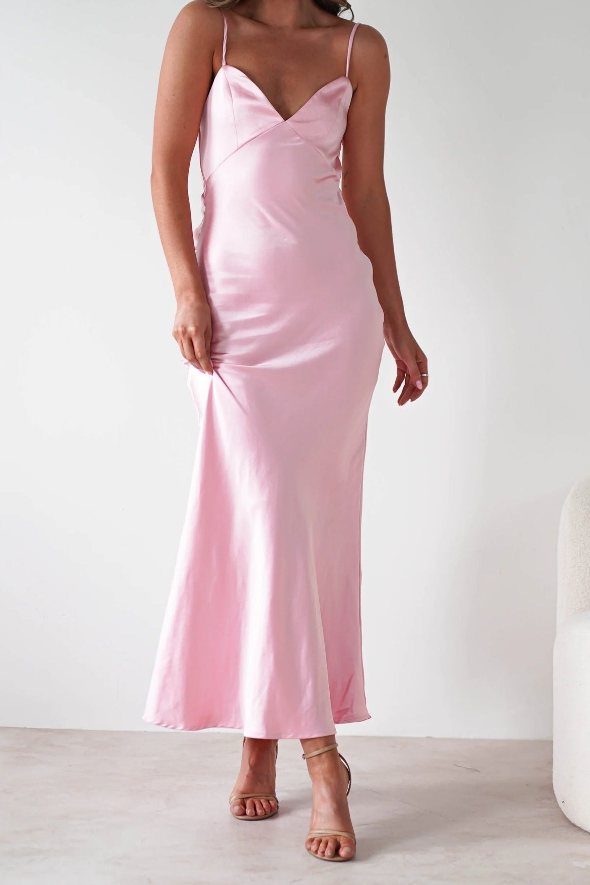 Tailored Satin Backless Tie Dress for Modern Fashion Wear
