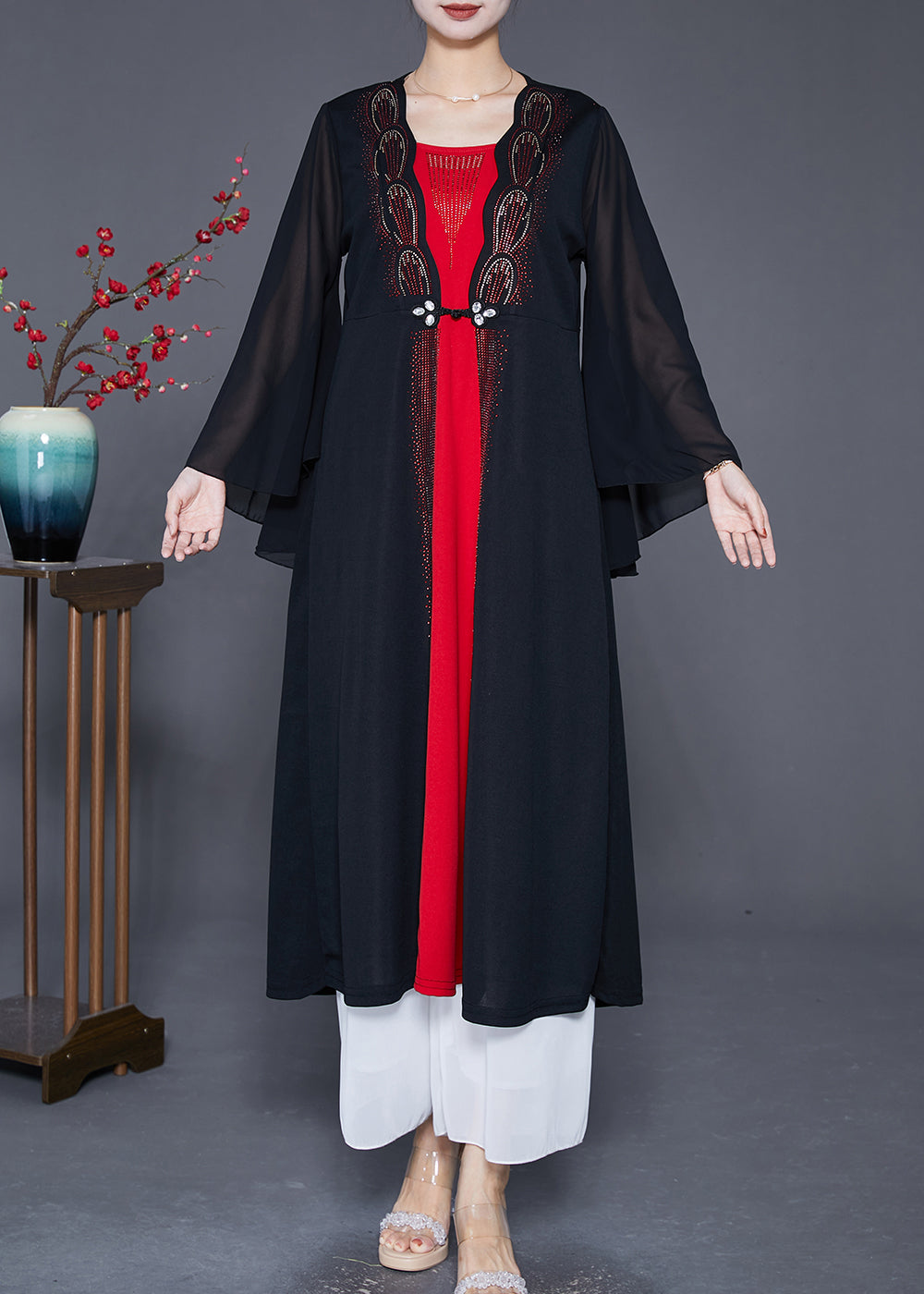 Well Tailored Dress with a Graceful Silhouette