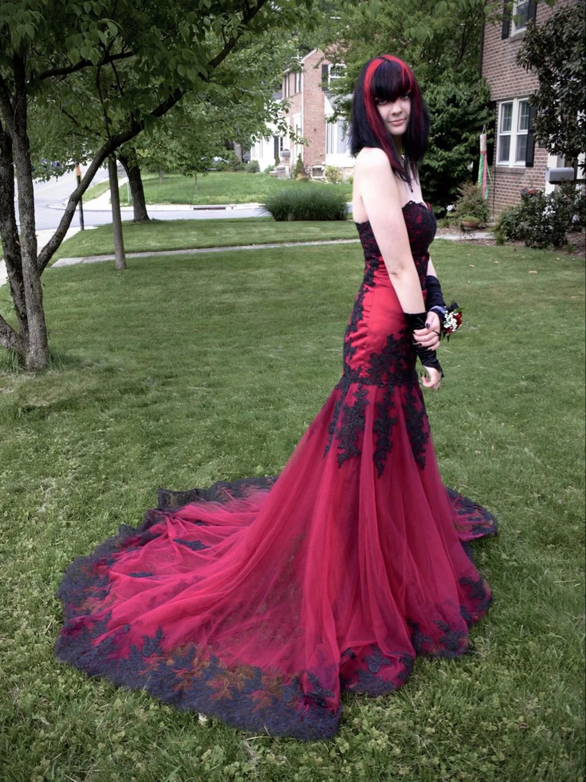 Black Lace Applique Mermaid Party Dress Burgundy Tulle Evening Dress