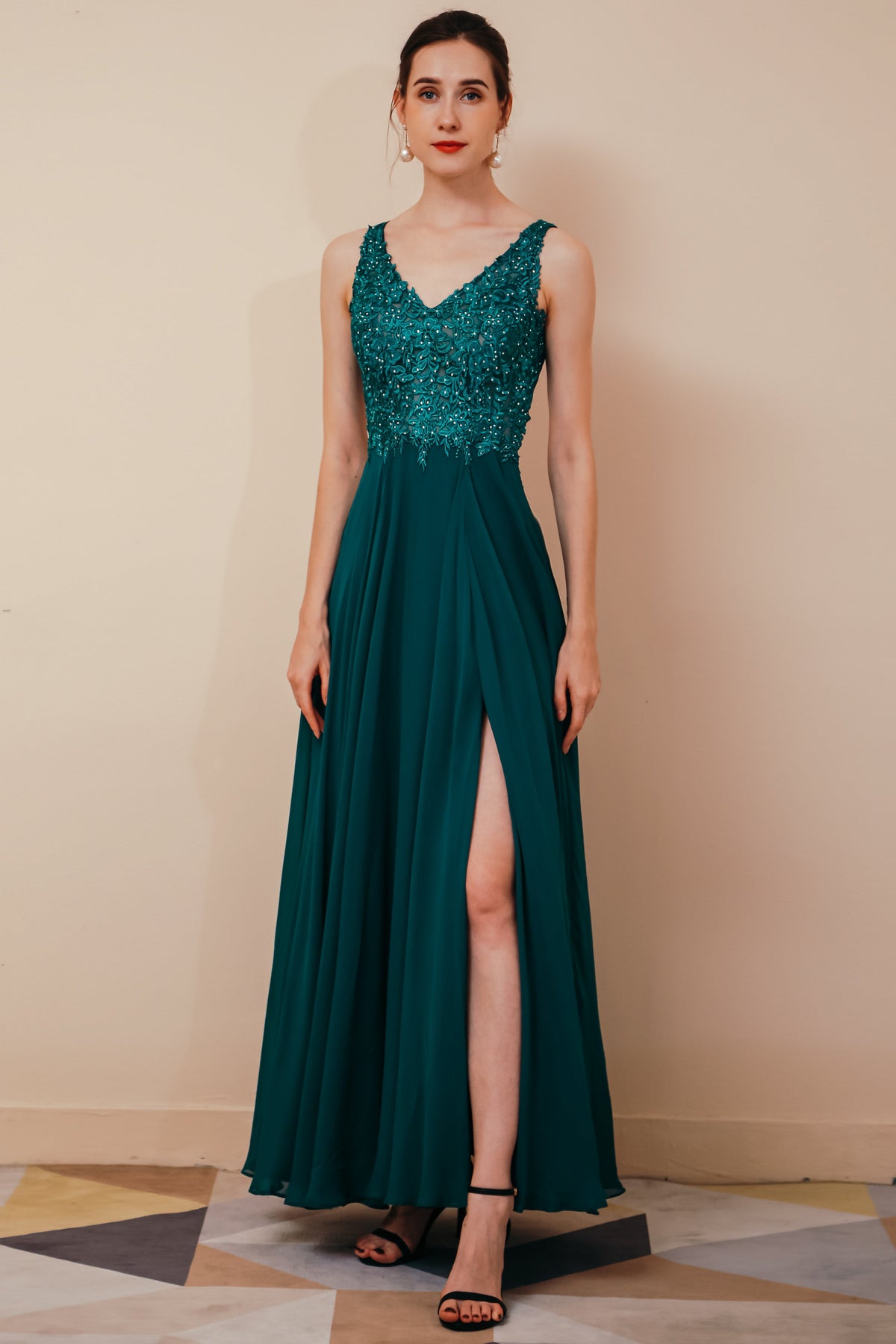 Dark Green V-Neck Open-Back Sleeveless Lace Evening Dress