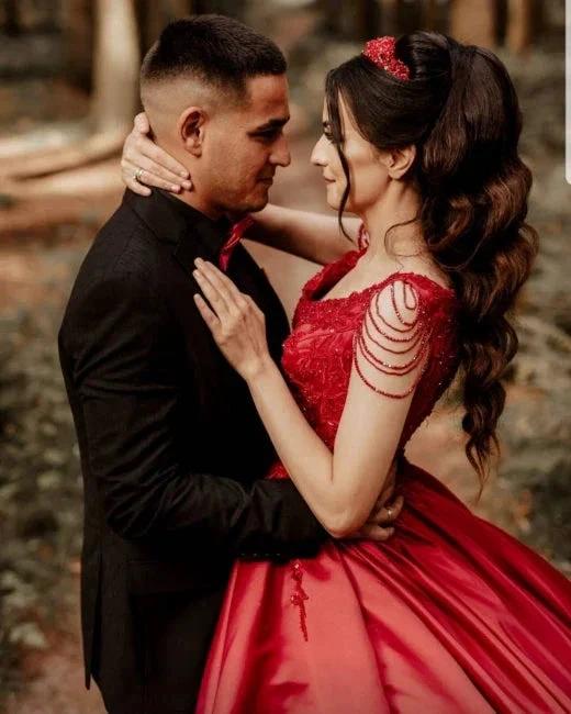 Designer Red A-Line Sleeveless Wedding Dresses With Lace (ZD14692)