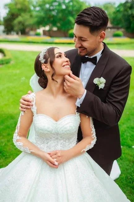 Designer Sweetheart Long White Satin Lace Wedding Dresses With Long Sleeves (ZD14959)