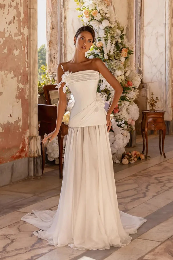 Dreamy White Strapless Sleeveless Chiffon Prom Dress A-Line Lace-Up Back With Flower