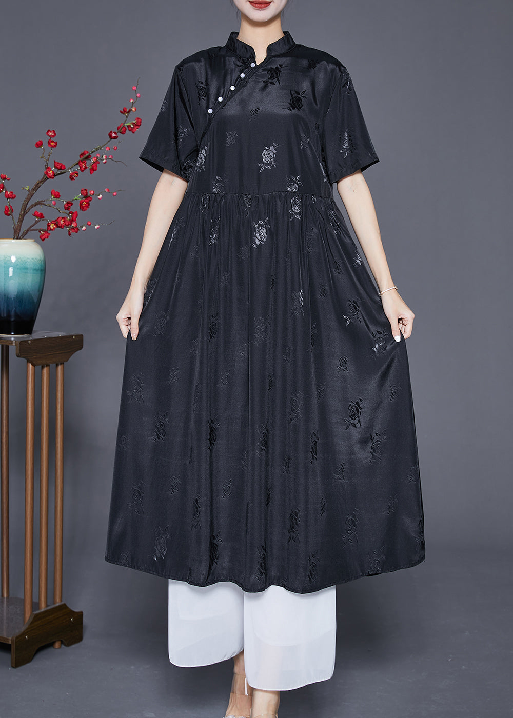 Well Tailored Dress with a Graceful Silhouette
