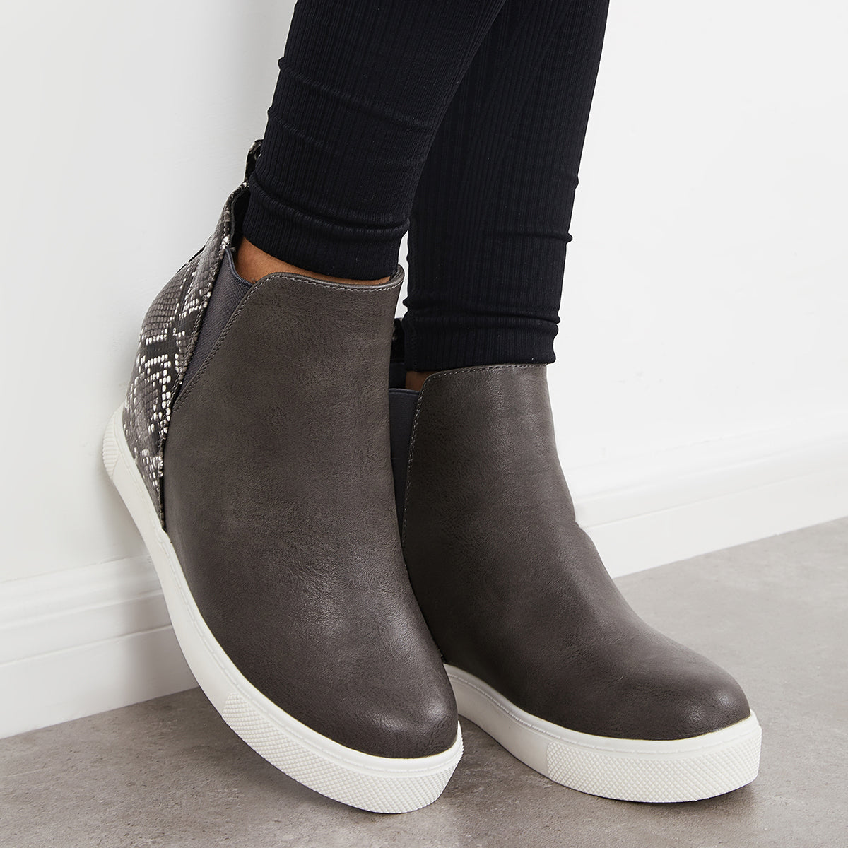Chic Orthopedic Sneakers with Unique Design