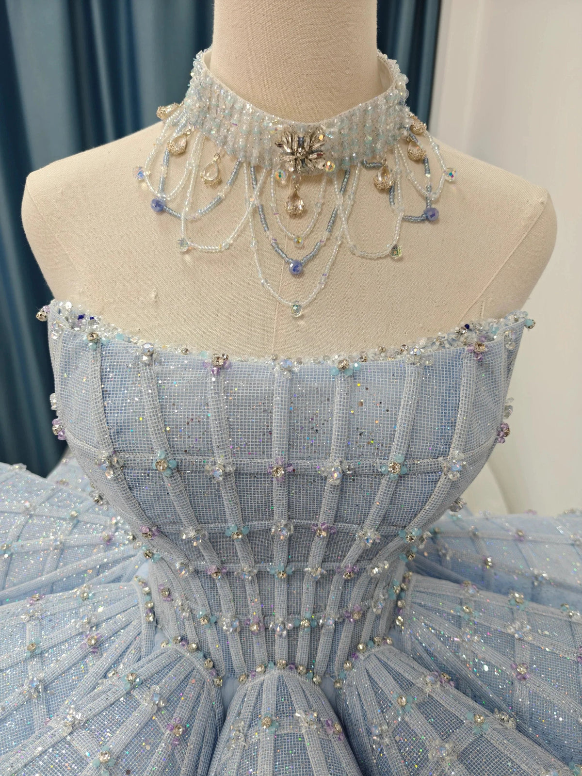 Enchanting Light Blue Ball Gown Strapless Beaded Mesh Wedding Dress with 3D Butterfly Accents Ye-2016 (ZD16793)