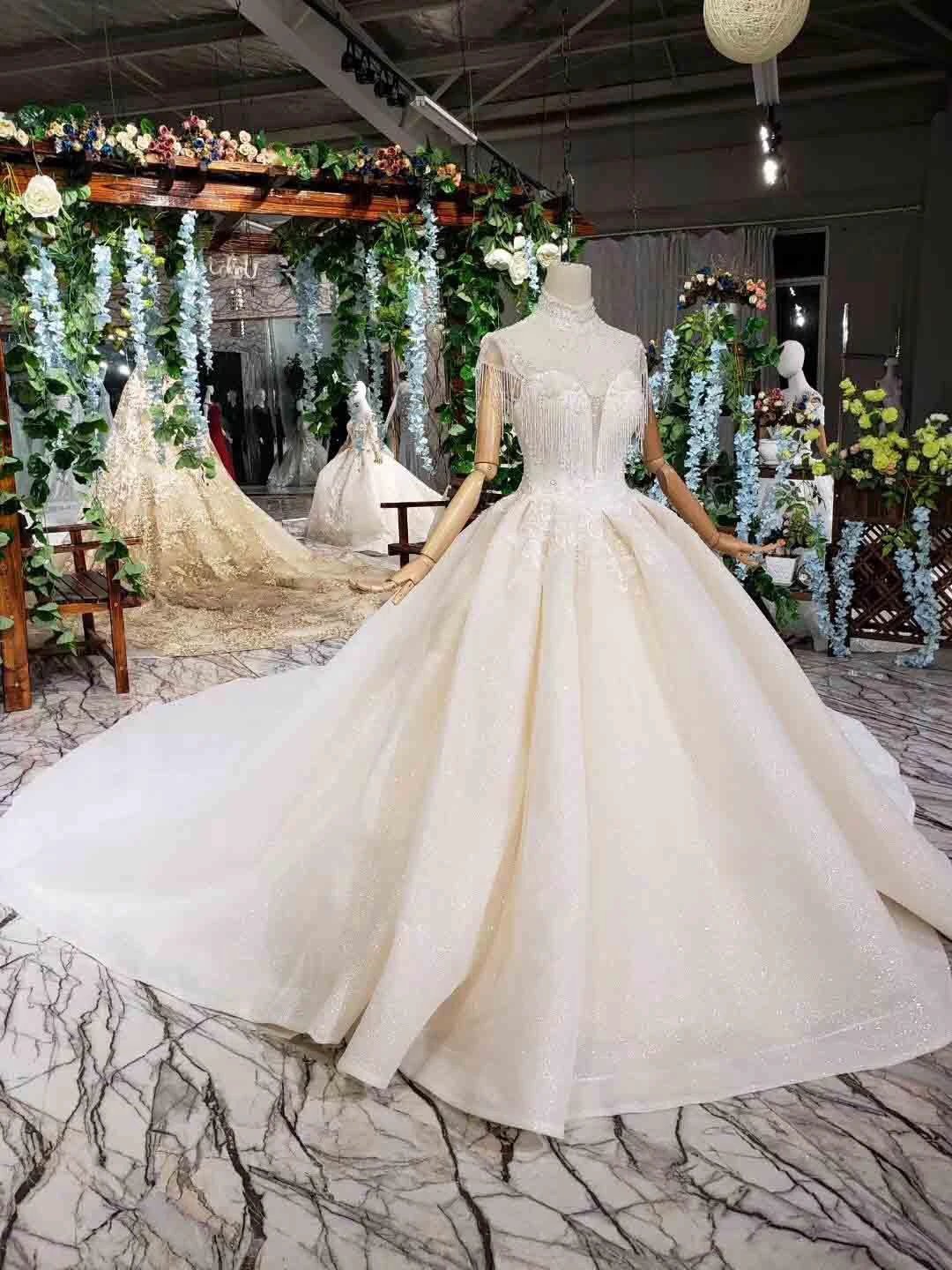 Elegant Cap Sleeves Ball Gown Beading High Neck Wedding Dress (ZD15355)
